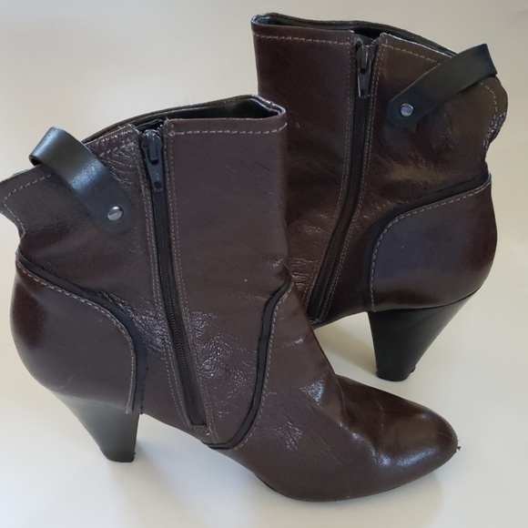 40. CARESSA leather brown zippered bootie size 7 1/2 - Picture 4 of 6